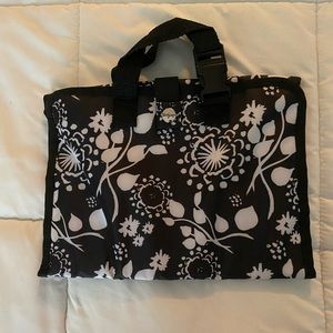 New Thirty One tri fold organizer